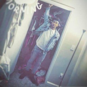 Meet your Posher, Tj